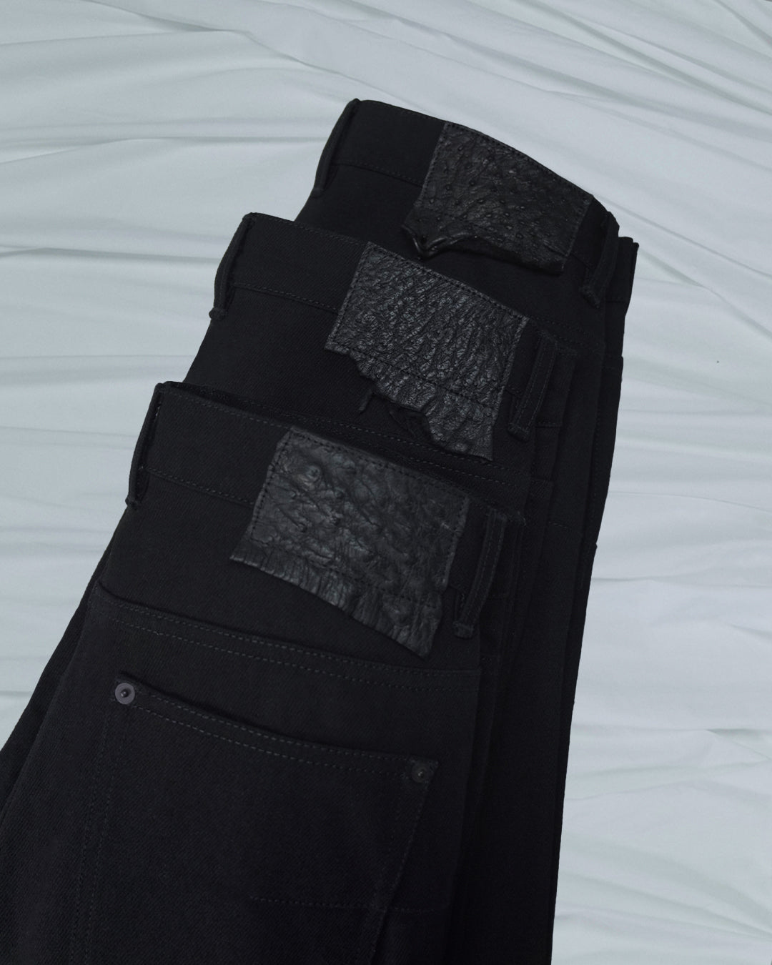 SNEPTED STRAIGHT LEG DENIM