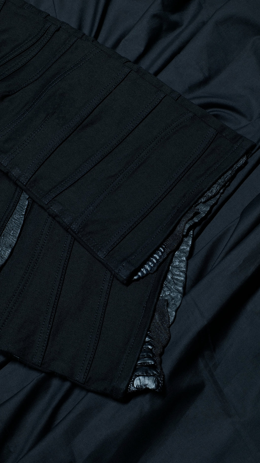 SNEPTED OSTRICH DENIM