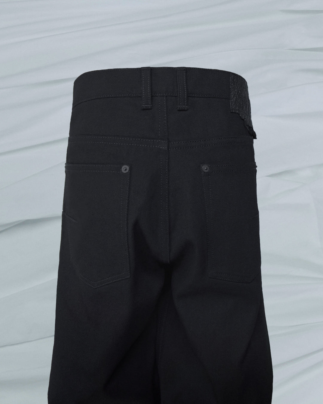 SNEPTED STRAIGHT LEG DENIM